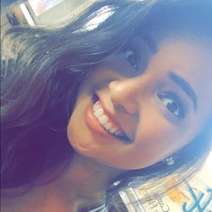 Meet your Posher, Mikaela