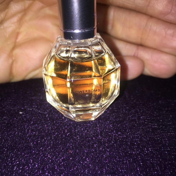 Travel size flowerbomb
