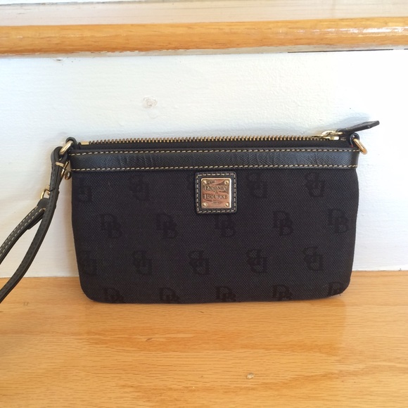 Black Dooney & Bourke wristlet