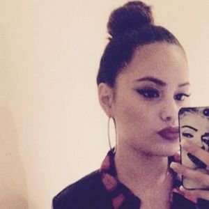 Meet your Posher, Sandra