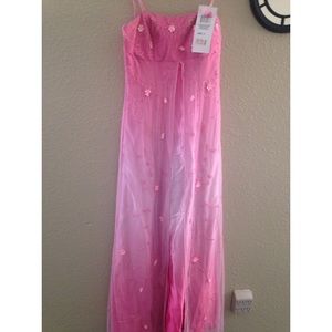 a beautiful dress for prom