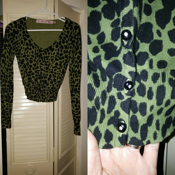 ***CLOSING CLOSET *Giraffe /leopard print cardigan