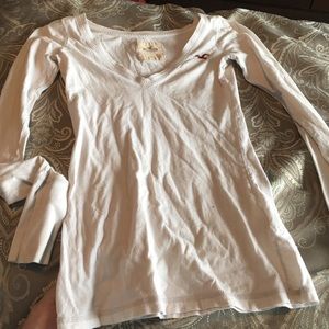 White hollister tee