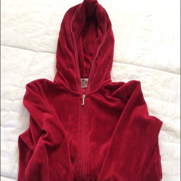 Juicy couture sweat outfit.