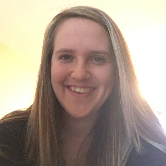 Meet your Posher, Nicole - Picture 1 of 1