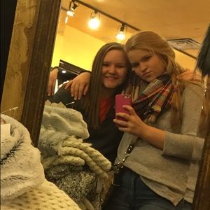 Meet your Posher, Avery