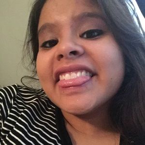 Meet your Posher, Leyda