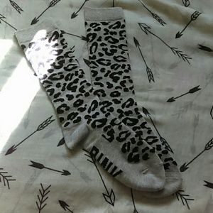 {New} Victoria's secret PINK leopard print socks
