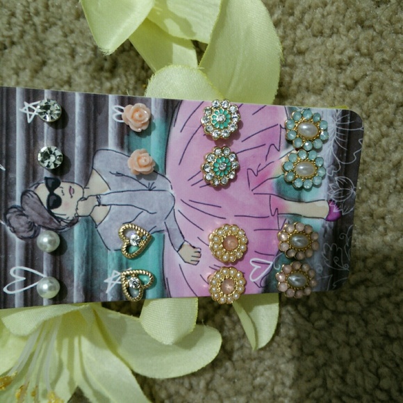 8 pack Aeropastale earrings