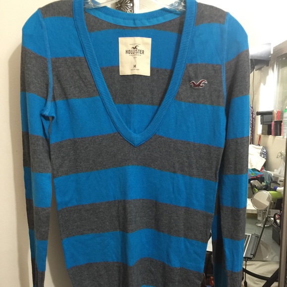 New Hollister sweater size M