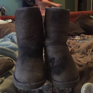 Grey Uggs size 7 fits like an 8