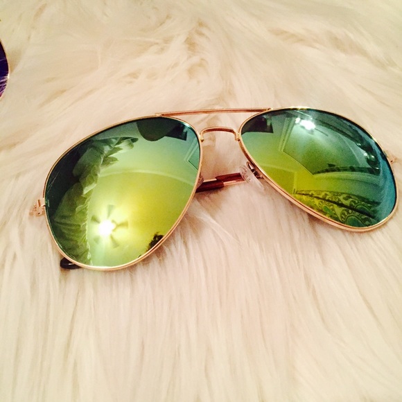 Green mirrored aviator sunnies - Picture 2 of 4