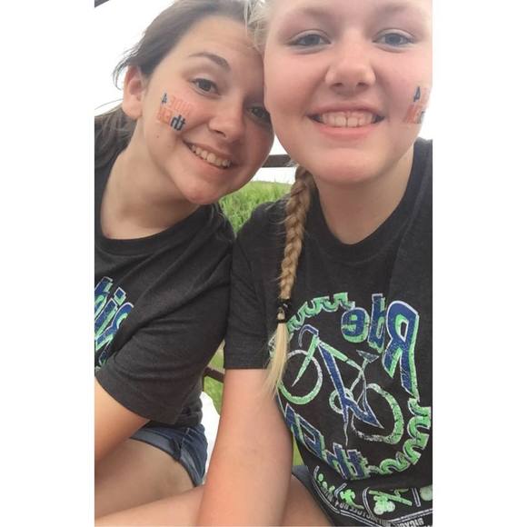 Meet your Posher, Tracia - Picture 1 of 1