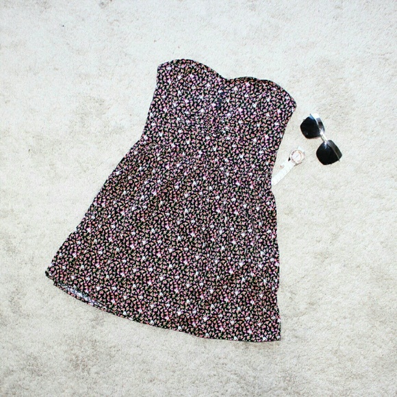 BeBop Dresses & Skirts - Bebop Strapless Floral Dress