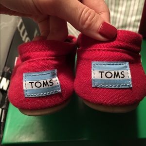 Red Canvas Toms