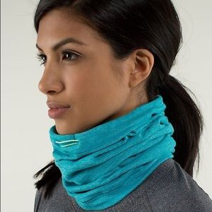 Lululemon Brisk Run Neck Warmer