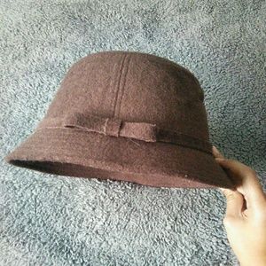brown wool bowl bow hat