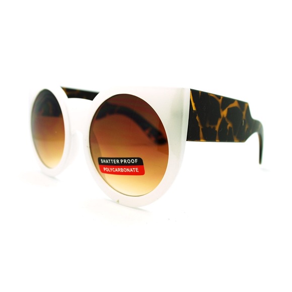 SOLD🚫 Oversized Cat Eye Sunglasses White/Tortoise - Picture 2 of 3