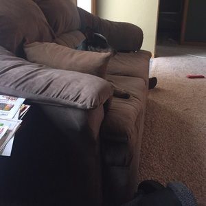 Meet your Posher, Laura