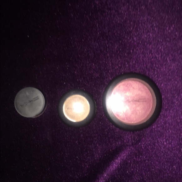 Mac makeup bundle!! - Picture 2 of 2
