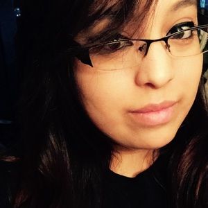 Meet your Posher, Alejandra