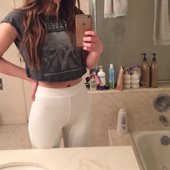 Brandy Melville Crop Top Los Angeles