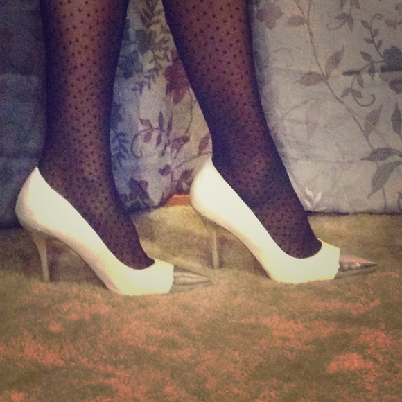 Lightly worn Worthington two toned heels