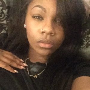 Meet your Posher, Brittney