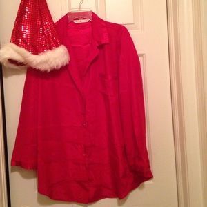 ⬇️💋Red💋Victoria Secret Red SleepShirt⬇️