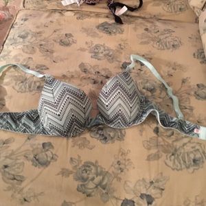 Bras Victoria secret pink 34a
