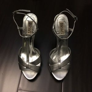 Badgley Mischka Silver Strappy Platform Heels