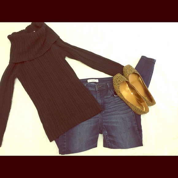 Black Loft sweater, so comfortable!
