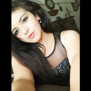 Meet your Posher, Paola