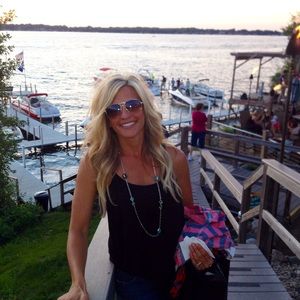 Meet your Posher, Marcia