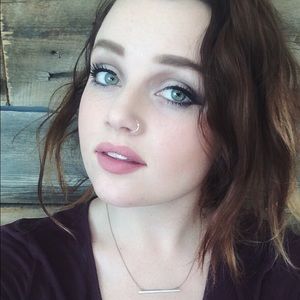 Meet your Posher, Jillian