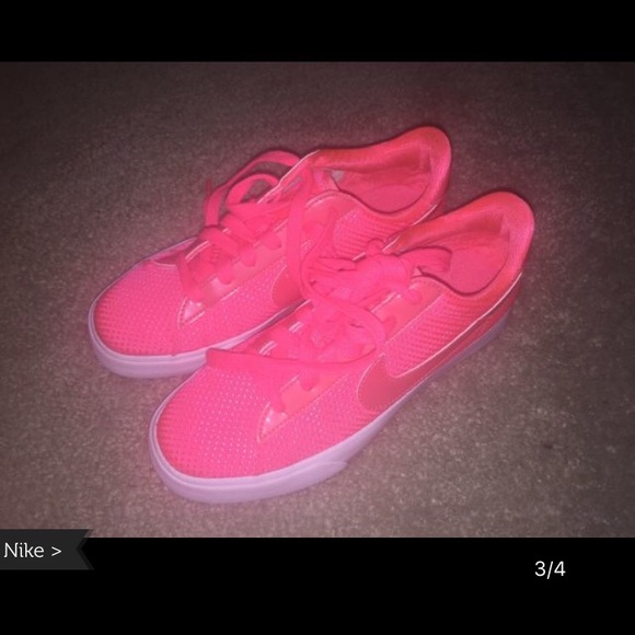 Brand New Nike's : Size 7-7.5 - Picture 3 of 4