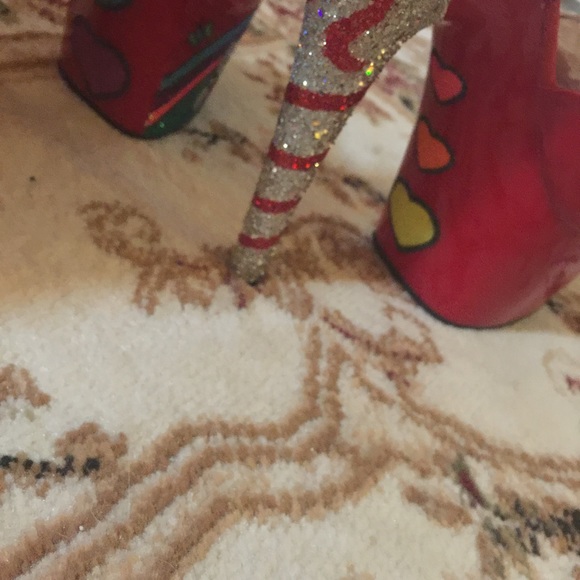 Hello Kitty hand painted heels - Picture 4 of 4