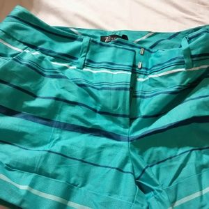 NY&CO 7th Avenue 4" shorts