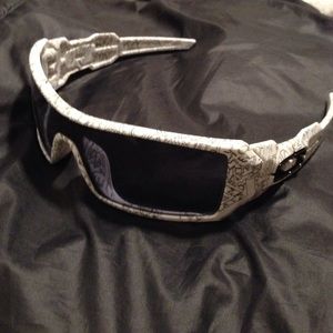Used Oakley Oil Rig Sunglasses
