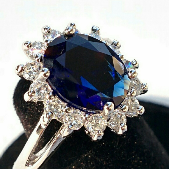 Sterling Silver Ring - Picture 2 of 4