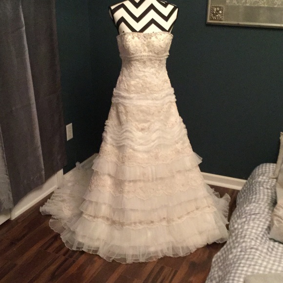Oleg Cassini wedding dress CGW352