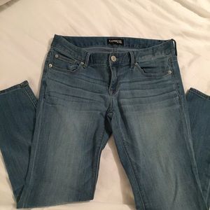 Women's skinny leg Express jeans size 6