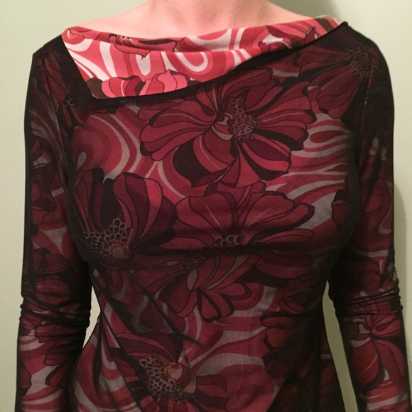 Beautiful top - Picture 4 of 4