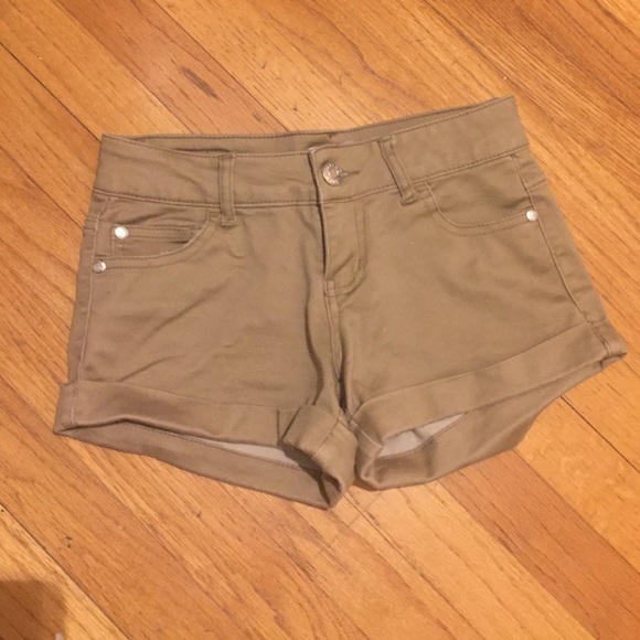 Preppy Celebrity pink khaki shorts