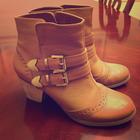 Buckled Ankle Boots 🍁
