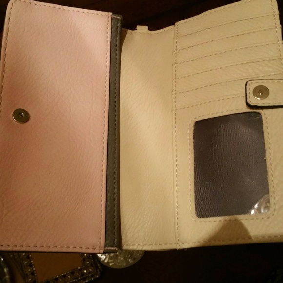 Nwot, Super cute wallet - Picture 2 of 2