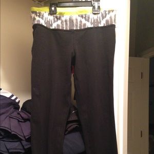 Cropped pants. Lime green S. 🍀