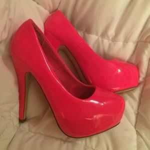 Neon Pink Stilletos 🎀