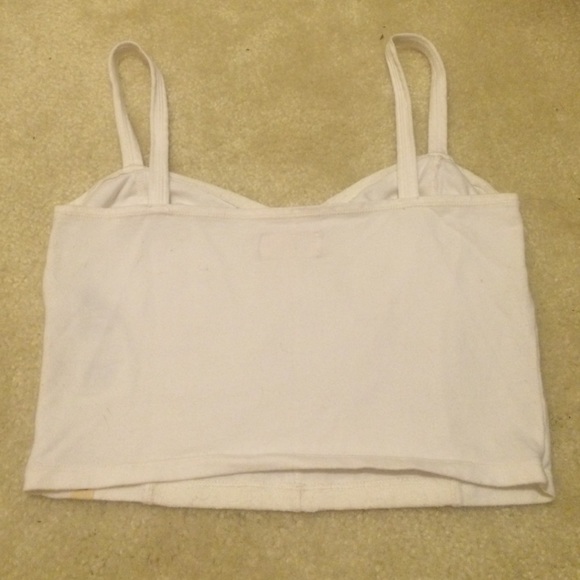 Size medium Hollister crop top! - Picture 2 of 4