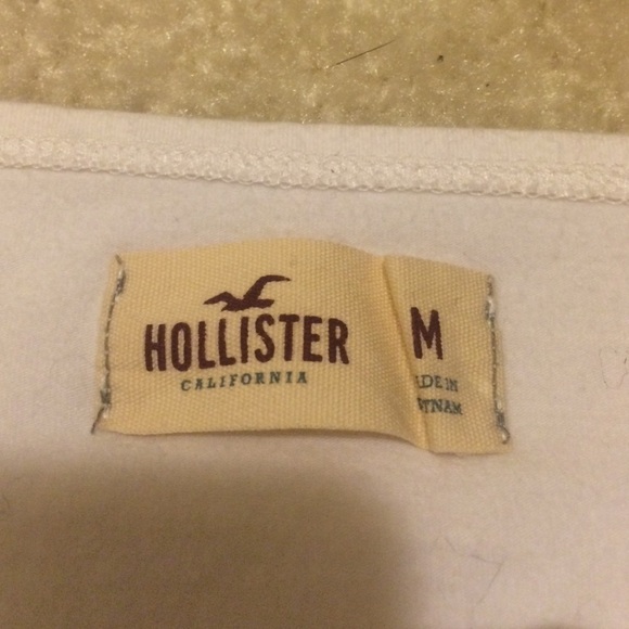 Size medium Hollister crop top! - Picture 3 of 4